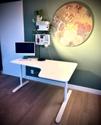 IKEA Bekant Hoekbureau Wit - In Hoogte Verstelbaar, Huis en Inrichting, Ophalen, In hoogte verstelbaar, Zo goed als nieuw, Bureau