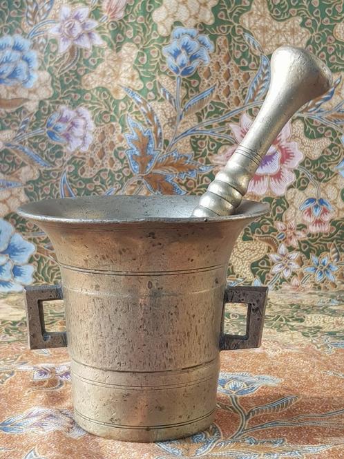 Mooie zware antieke vijzel met stamper uit Duitsland 10,9 cm, Antiek en Kunst, Antiek | Koper en Brons, Koper, Ophalen of Verzenden