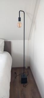TE KOOP: moderne, industriële staande lamp, Ophalen, Zo goed als nieuw, 150 tot 200 cm