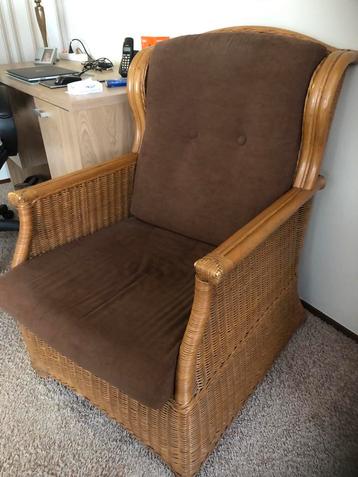Rotan Fauteuil met Kussens beschikbaar voor biedingen
