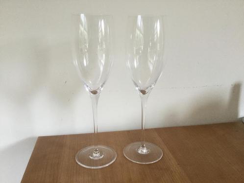 2 hoge champagneglazen - Villeroy & Boch, Huis en Inrichting, Keuken | Servies, Zo goed als nieuw, Glas of Glazen, Overige stijlen