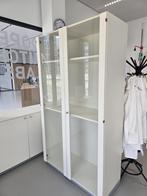 Witte vitrinekast (laboratorium), Ophalen, 100 tot 150 cm, 200 cm of meer, 50 tot 75 cm