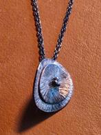 Uniek zilverkleurig halsketting, Sieraden, Tassen en Uiterlijk, Kettingen, Ophalen of Verzenden, Zo goed als nieuw, Zilver, Overige materialen