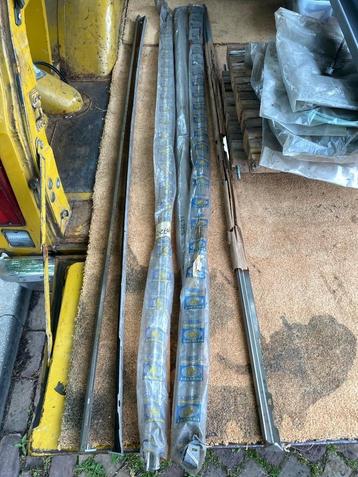 Peugeot 604 sierlijst links NOS 3 stuks beschikbaar voor biedingen