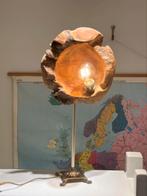 Houtenlamp op goudkleurige voet, Ophalen of Verzenden
