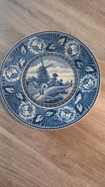Bord decoratief beschikbaar voor biedingen