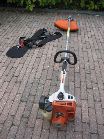 Stihl FS55 Bosmaaier Benzine Maaikop + Tuig / Harnas beschikbaar voor biedingen