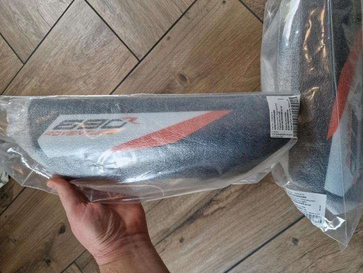 Gloednieuwe KTM 890 adventure voorvork beschermers zwart., Motoren, Onderdelen | Overige, Nieuw, Ophalen