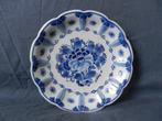 Blauwwit bord met bloemdecor Porceleyne Fles Delft d 18,8 cm, Antiek en Kunst, Antiek | Keramiek en Aardewerk, Ophalen of Verzenden