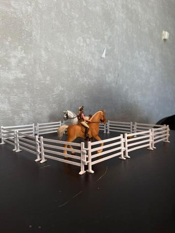 Schleich Omheining met Paarden en Poppetjes beschikbaar voor biedingen