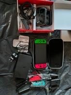 Nintendo switch OLED with extra Joy-Cons and 3 games, Spelcomputers en Games, Spelcomputers | Nintendo Switch, Ophalen of Verzenden