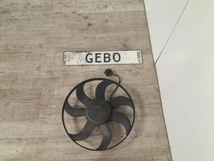 KOELVENTILATORMOTOR Volkswagen Polo V (6R) (01-2009/10-2017), Auto-onderdelen, Airco en Verwarming, Volkswagen, Gebruikt