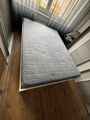 1,40m x 2m lattenbodem matras Wit bedframe bed beschikbaar voor biedingen