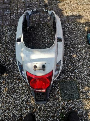 kymco onderdelen beschikbaar voor biedingen