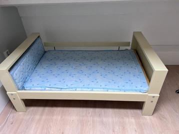 Kleuterbedje uitschuifbaar met matras