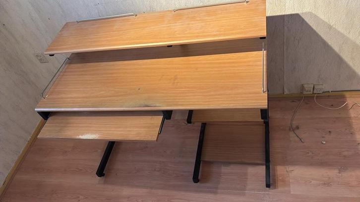 GRATIS Bureau, Huis en Inrichting, Bureaus, Gebruikt, Bureau, Ophalen