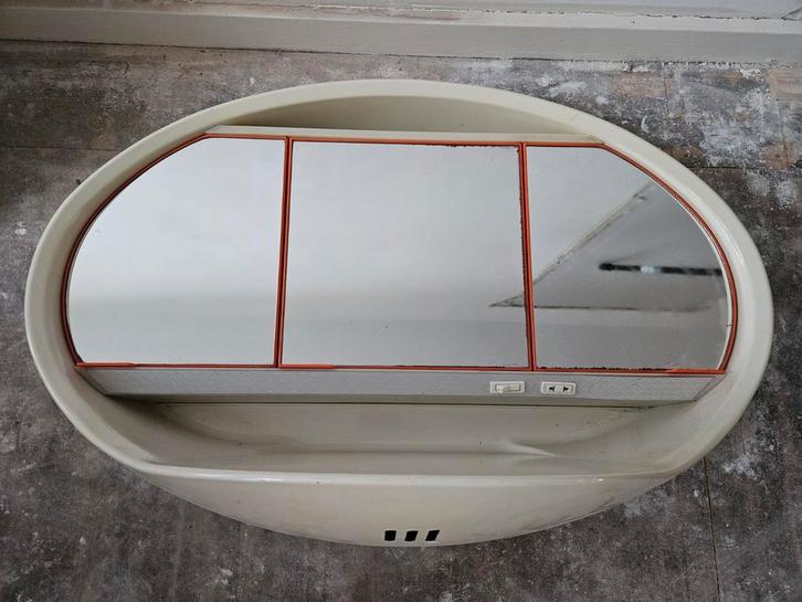 Vintage Curver Space Age Spiegelkast, Huis en Inrichting, Badkamer | Badkamermeubels, Zo goed als nieuw, Spiegelkast, Minder dan 100 cm