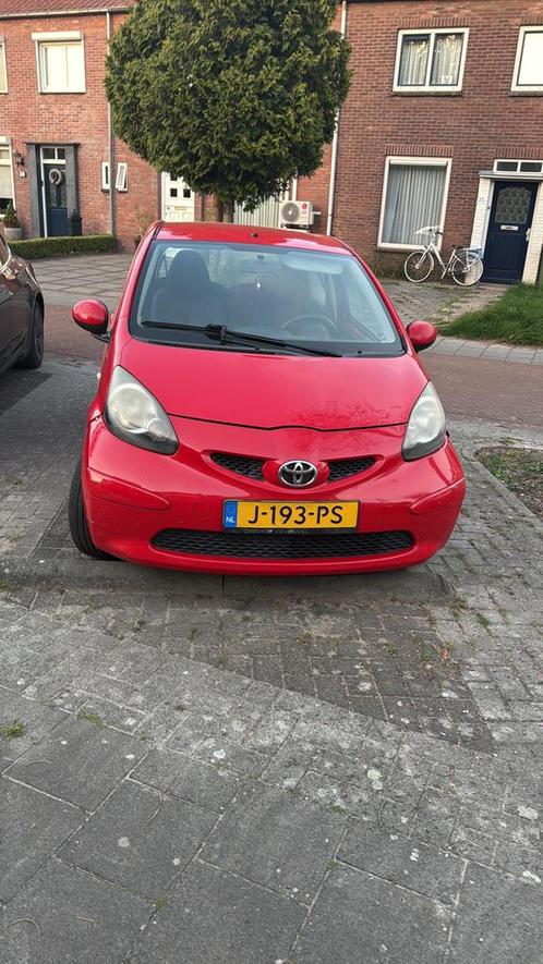 Toyota aygo automaat 2007 Rood airco trekhaak, Auto's, Toyota, Particulier, Aygo, Trekhaak, Benzine, Hatchback, Automaat, Geïmporteerd
