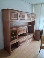 Houten wandmeubel met opbergruimte, Ophalen