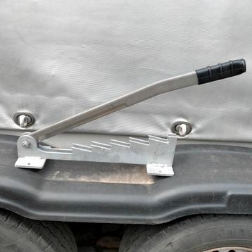 om aanmaak houtjes te maken, openhaard houtjes  beschikbaar voor biedingen