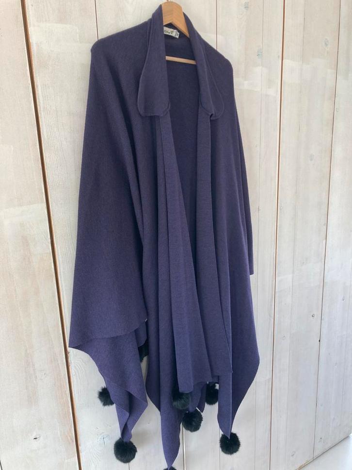 Vintage | wollen omslagdoek - paars - universele maat, Kleding | Dames, Overige Dameskleding, Zo goed als nieuw, Ophalen of Verzenden