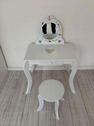 Kaptafel met Stoel - Prinsessen Design beschikbaar voor biedingen