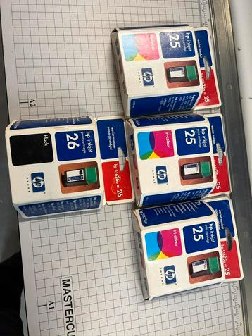 Hp 51525a 3x en 1x hp51626A beschikbaar voor biedingen