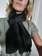 Nieuwe handgemaakte zijden sjaal zwart 172x56 cm, Kleding | Dames, Mutsen, Sjaals en Handschoenen, Ophalen of Verzenden, Nieuw