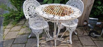 Victoriaanse stijl bistrosetje (brocante) beschikbaar voor biedingen