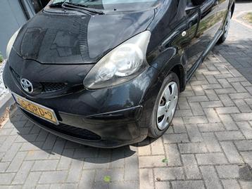 Toyota Aygo 1.0 12V Vvt-i 5DRS 2008 Zwart beschikbaar voor biedingen