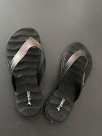 Kinder slippers maat 35, Ophalen, Zo goed als nieuw