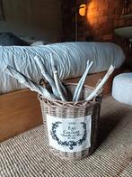 Decoratieve mand met takken, Ophalen, Zo goed als nieuw, Rond, Riet