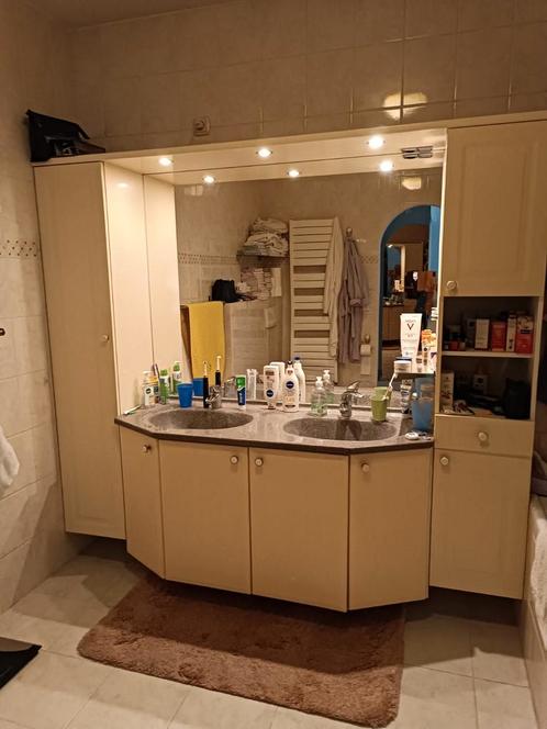 Badkamermeubel dubbele wastafels en spiegel en kranen, Huis en Inrichting, Badkamer | Badkamermeubels, Gebruikt, 150 tot 200 cm
