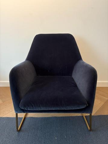 Fauteuil blauw van Made / Blue chair from Made beschikbaar voor biedingen