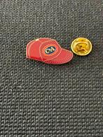 Pin C&A kledingwarenhuis kleding winkel, Ophalen of Verzenden, Zo goed als nieuw, Merk, Speldje of Pin