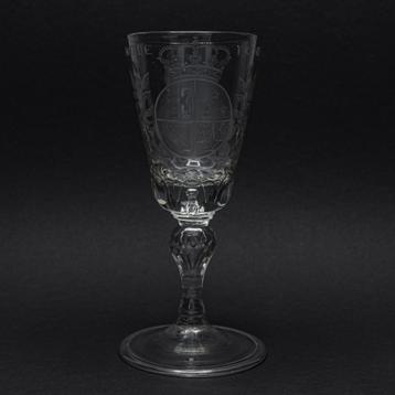 Gelegenheidsglas met familiewapen, 18e-eeuw beschikbaar voor biedingen