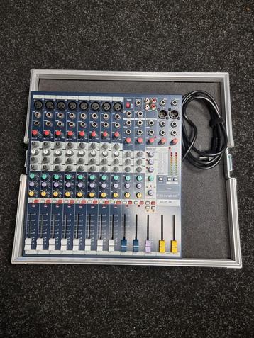 Soundcraft EFX8 Mengpaneel + Flightcase beschikbaar voor biedingen