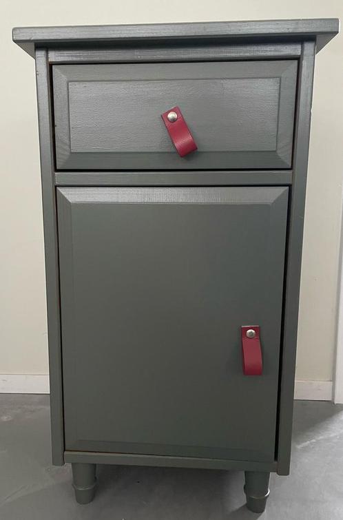 Nachtkastje, Huis en Inrichting, Slaapkamer | Nachtkastjes, Gebruikt, Minder dan 45 cm, Hout, Ophalen of Verzenden