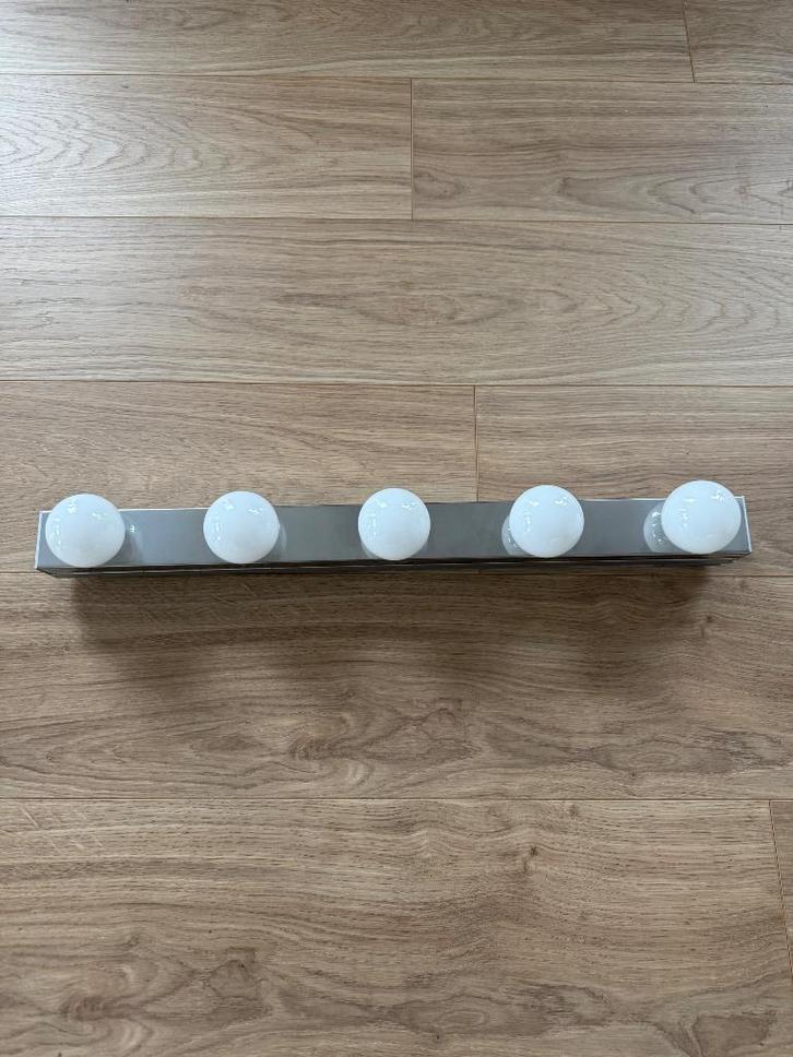 LEDSJÖ IKEA Badkamer Wandlamp, Huis en Inrichting, Lampen | Wandlampen, Zo goed als nieuw, Glas, Metaal, Ophalen of Verzenden