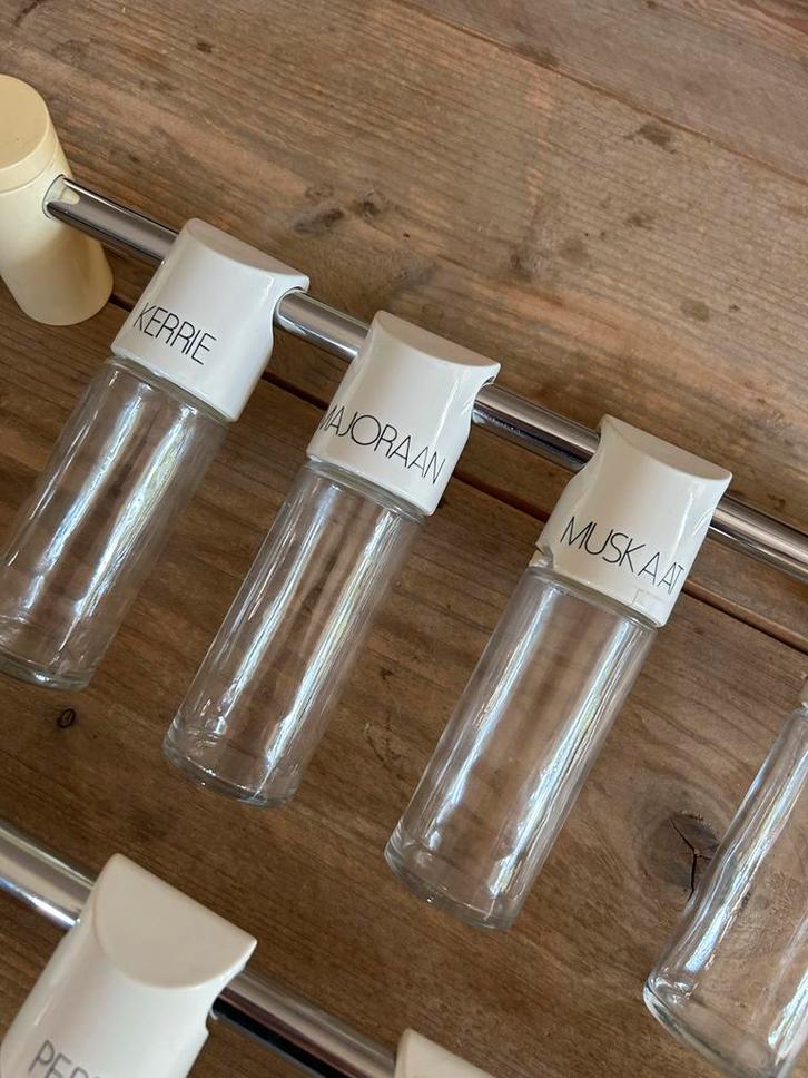 Vintage Kruidenpotjes met Rekje - 8 stuks, Huis en Inrichting, Keuken | Keukenbenodigdheden, Gebruikt, Ophalen of Verzenden