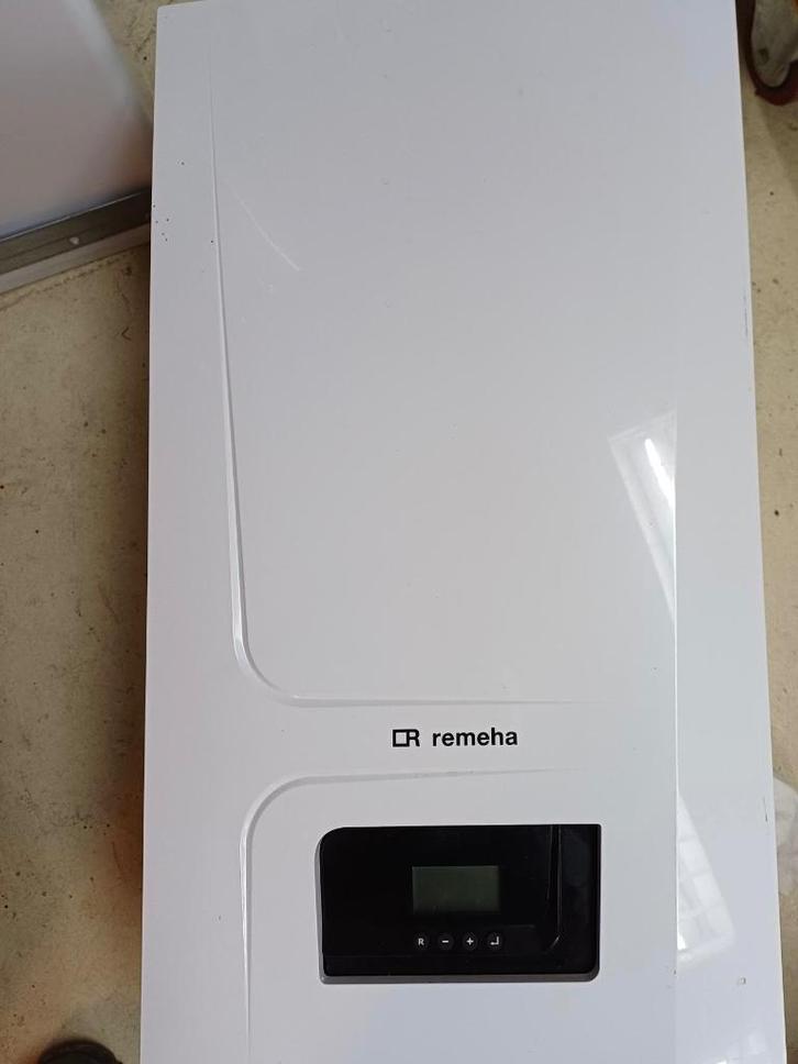 remeha avanta ace 28c  cw4 combi cv ketel  bouwjaar 2021, Doe-het-zelf en Verbouw, Verwarming en Radiatoren, Zo goed als nieuw