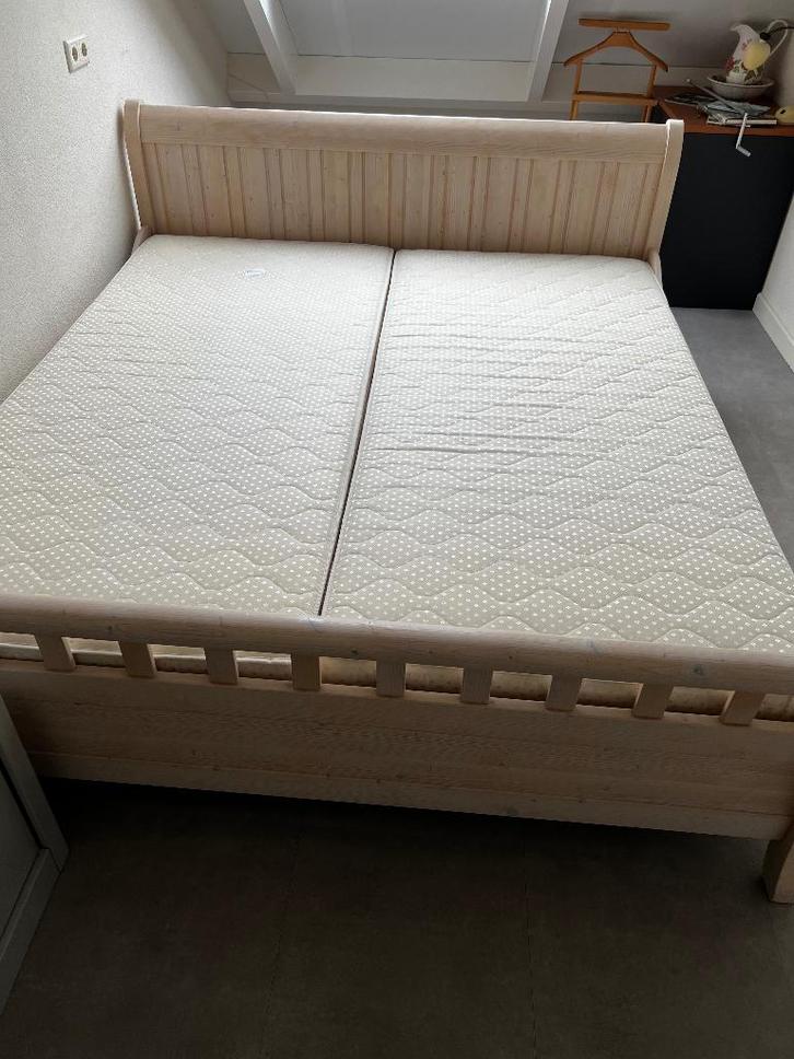2 persoonsbed gratis, Huis en Inrichting, Slaapkamer | Bedden, Gebruikt, Tweepersoons, Overige maten, 200 cm, Hout, Beige, Ophalen