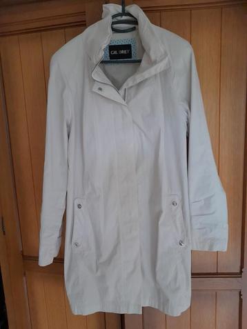 Creme trenchcoat jas van Gil Bret maat 40. beschikbaar voor biedingen