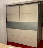 Ruime Kledingkast met Schuifdeuren, Ophalen, Kunststof, 200 cm of meer, Met plank(en)