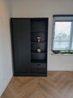 Zwarte kast woood, Huis en Inrichting, Ophalen, 100 tot 150 cm, 200 cm of meer, Zo goed als nieuw