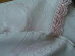 roze tafelkleed van damast satijn nr AA 1140, Huis en Inrichting, Tafelkleden, Verzenden, Zo goed als nieuw, Rechthoek, Binnen