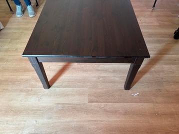 Mooie salontafel met twee lades i. Super donkere warme kleur beschikbaar voor biedingen