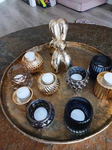 Theelichthouders set met gouden decoratie beschikbaar voor biedingen