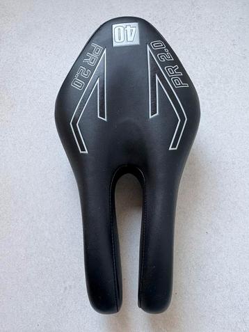 ism PR2.0 40 racefietszadel nieuwstaat, tijdrit en triathlon beschikbaar voor biedingen