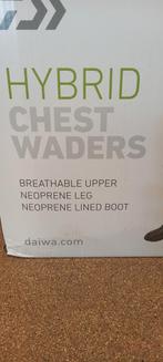 Daiwa Hybrid Chest Wader - Waadpak 43/44, Nieuw, Ophalen of Verzenden, Kleding, Nvt